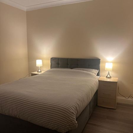 Leavesden Residence - Central - Cosy - Harry Potter Watford  Exteriör bild